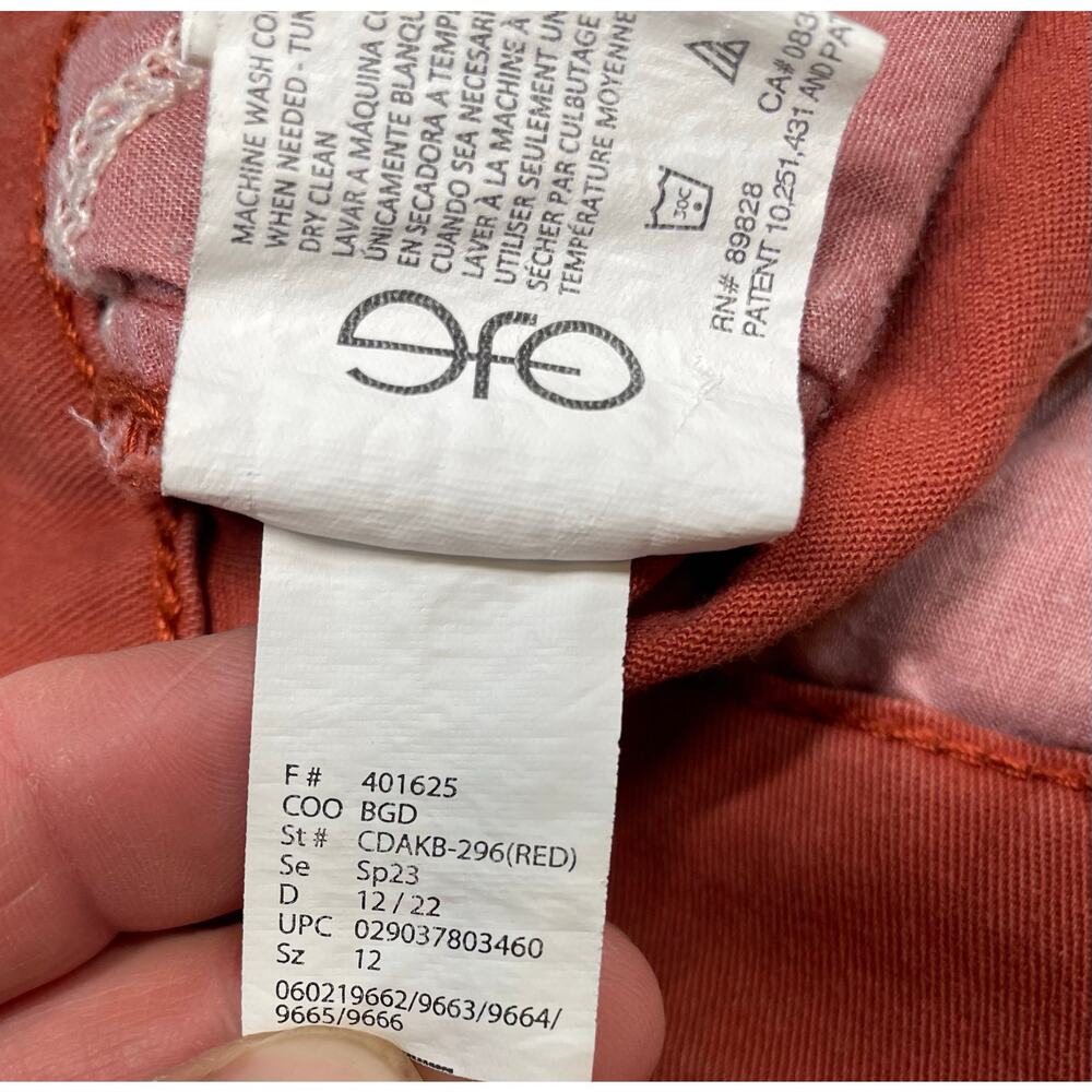 Anne Klein Womens 12 Salmon Stretch Chino Shorts Mid Rise Casual Summer - Picture 10 of 10